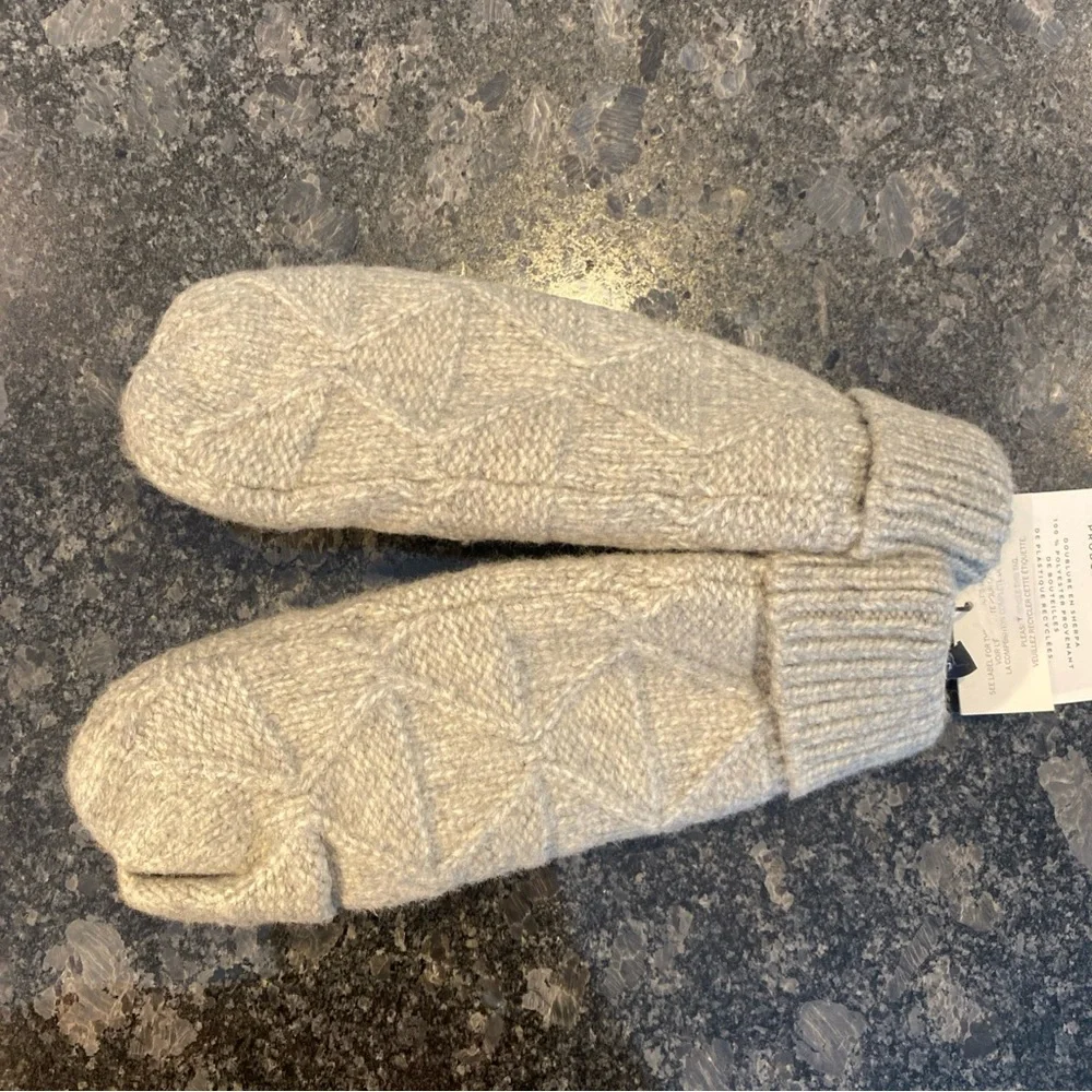 Love & Lore Mitts Head Band Gray 100% Recycled Materials O/S Winter Sherpa NWT